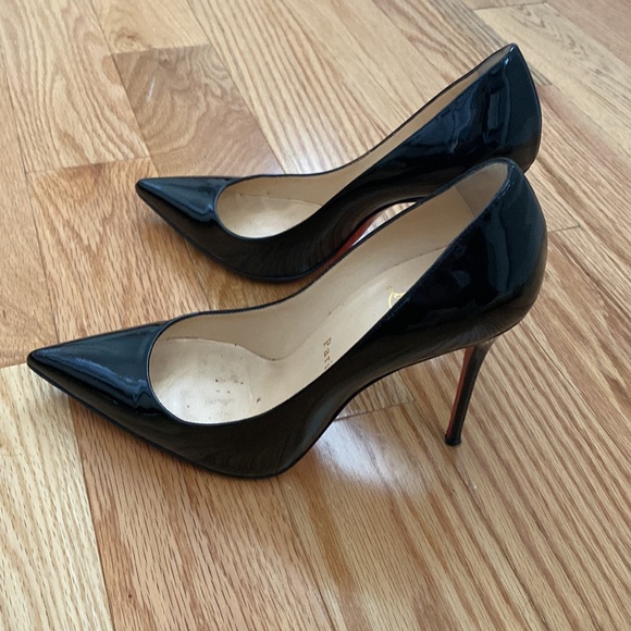 So Kate Christian Louboutin Pumps in Black Patent - Picture 4 of 4
